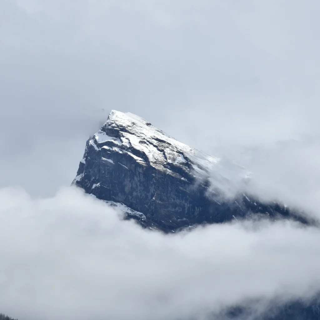 Le Criou qui perce à travers les nuages